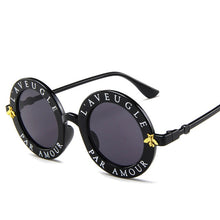 Load image into Gallery viewer, Fashion bee Sunglasses
