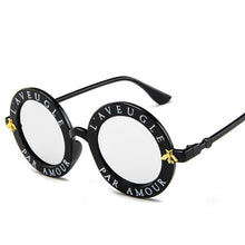 Load image into Gallery viewer, Fashion bee Sunglasses