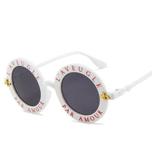 Load image into Gallery viewer, Fashion bee Sunglasses